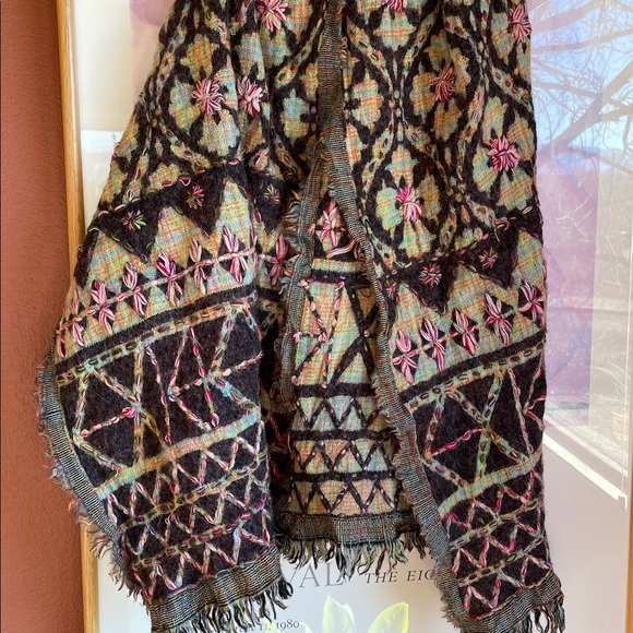 Anthropologie Accessories - Anthropologie & Urban Outfitters 100% Wool Shawl Scarf Multicolored & Textured